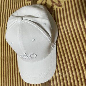 ALO YOGA OFF-DUTY CAP BRAND NEW
